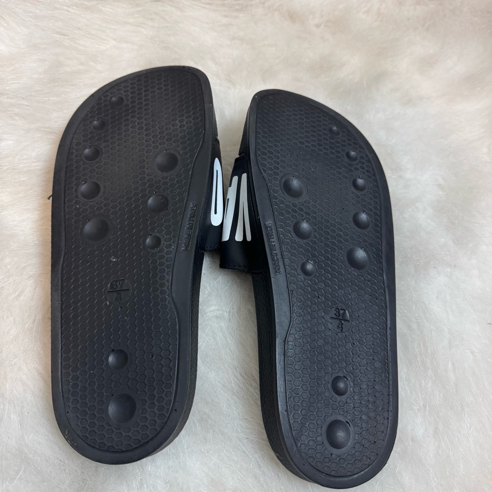 Valentino Slip On Pool Slides by Mario Valentino 37 - Picture 7 of 7